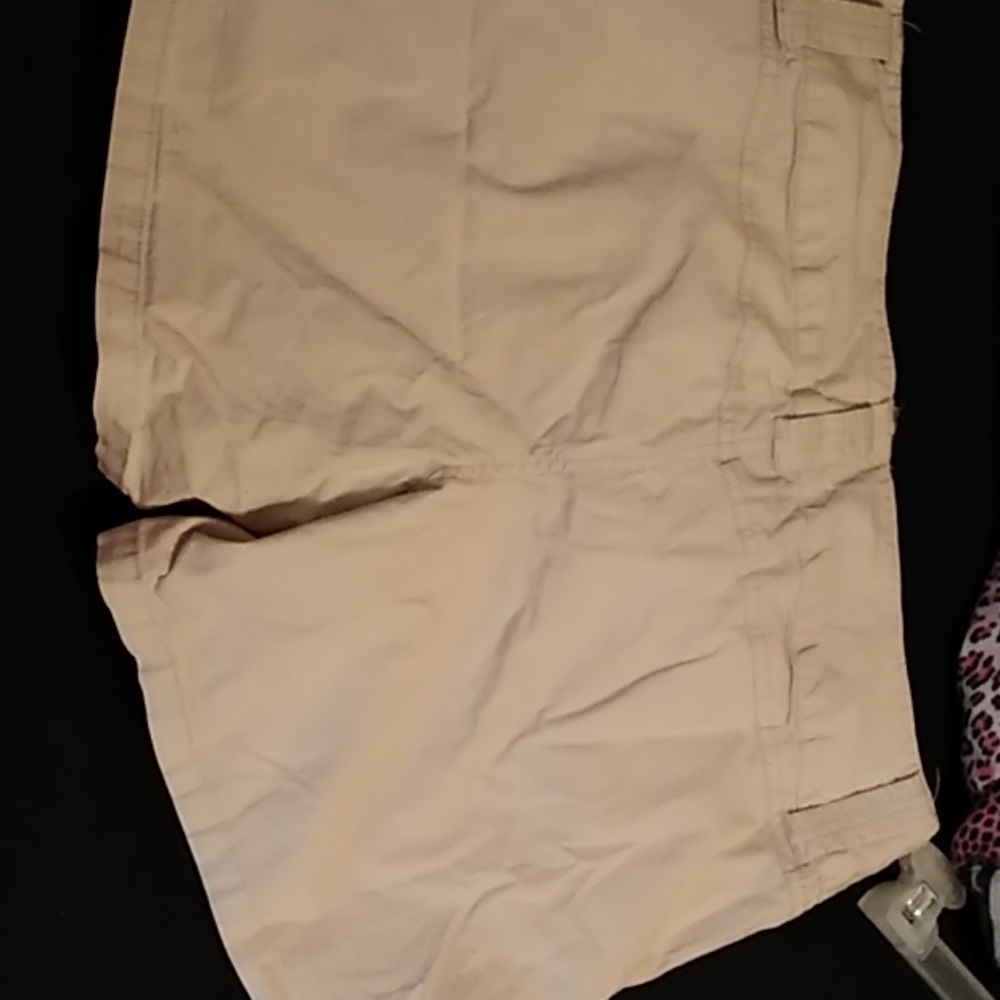 Shorts - Picture 2 of 3